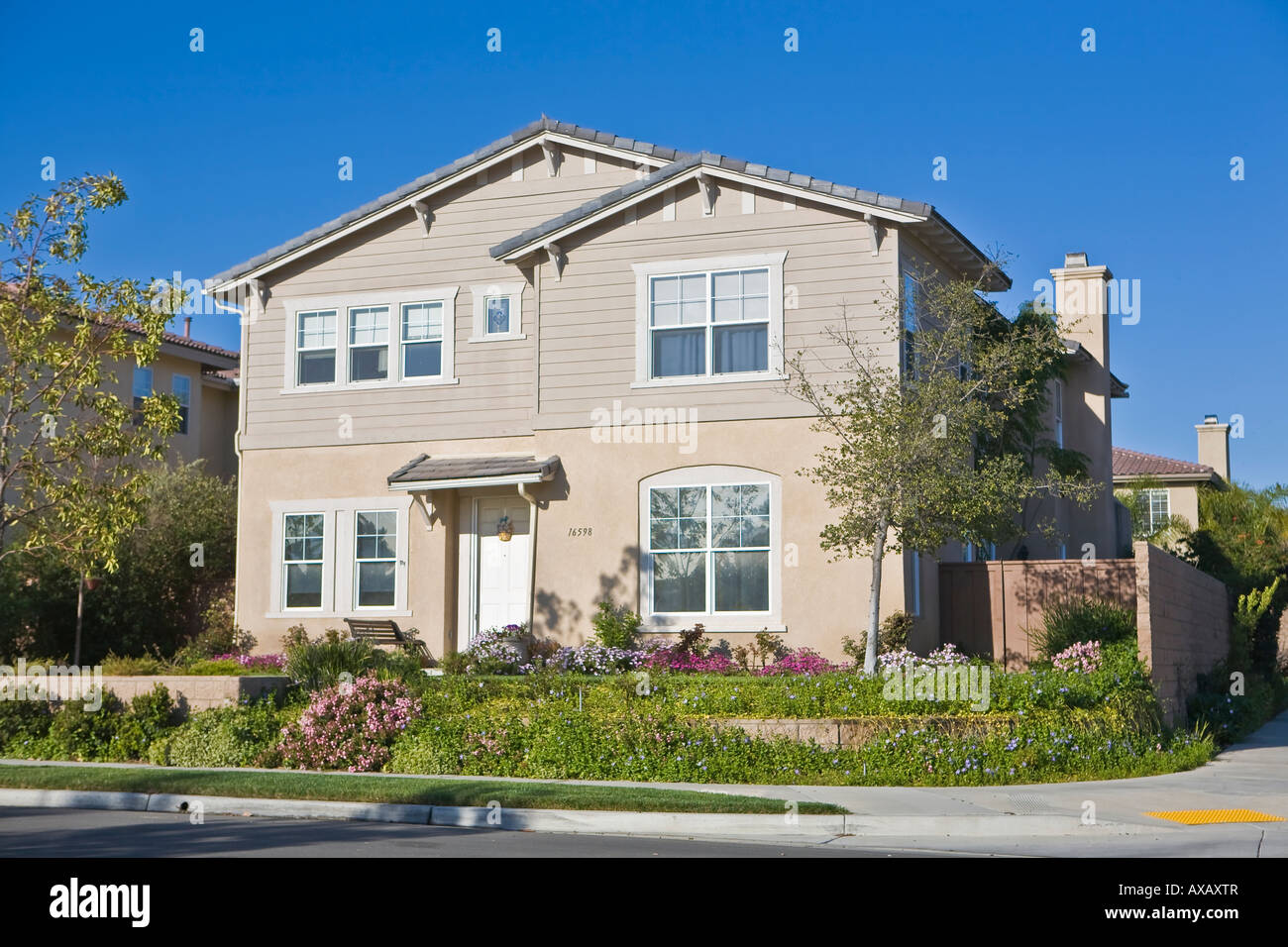 Nous banlieue Maison et jardin Banque D'Images
