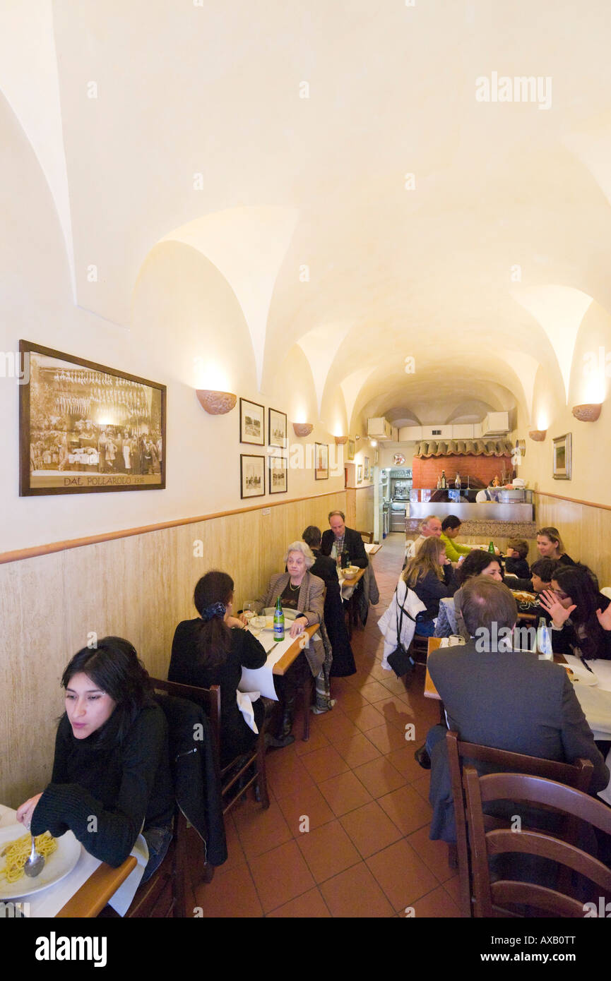 Intérieur du restaurant traditionnel près de la Piazza del Popolo, Centre Historique, Rome, Italie Banque D'Images