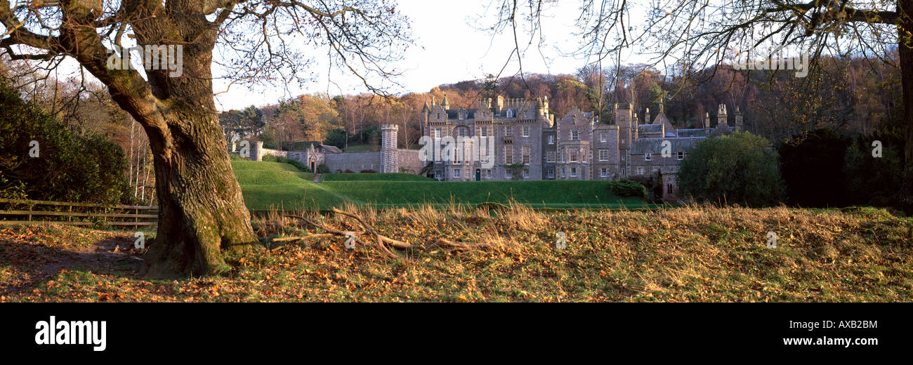 Retour d'Abbotsford House et le parc des rives de la rivière Tweed près de Melrose Scottish Borders Ecosse UK Banque D'Images