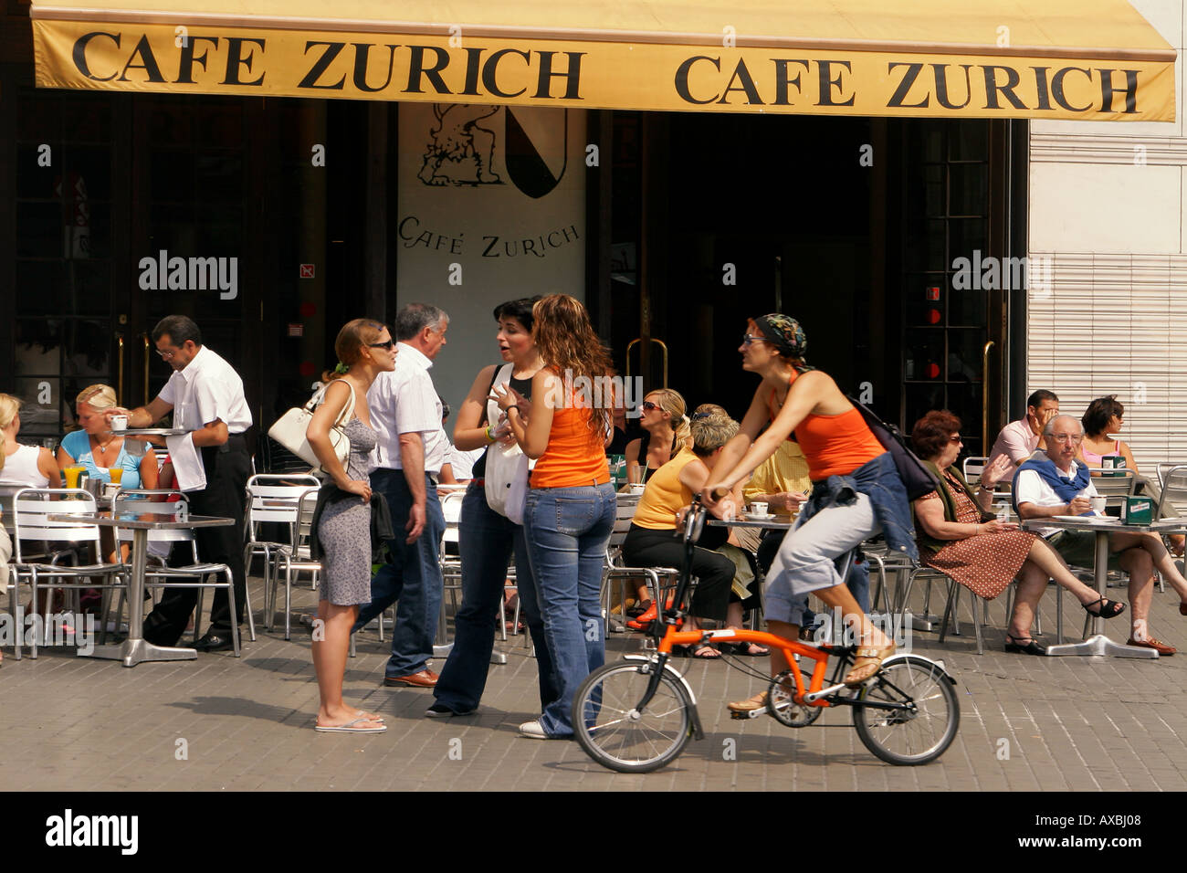 Espagne Barcelone Cafe Zurich personnes Banque D'Images
