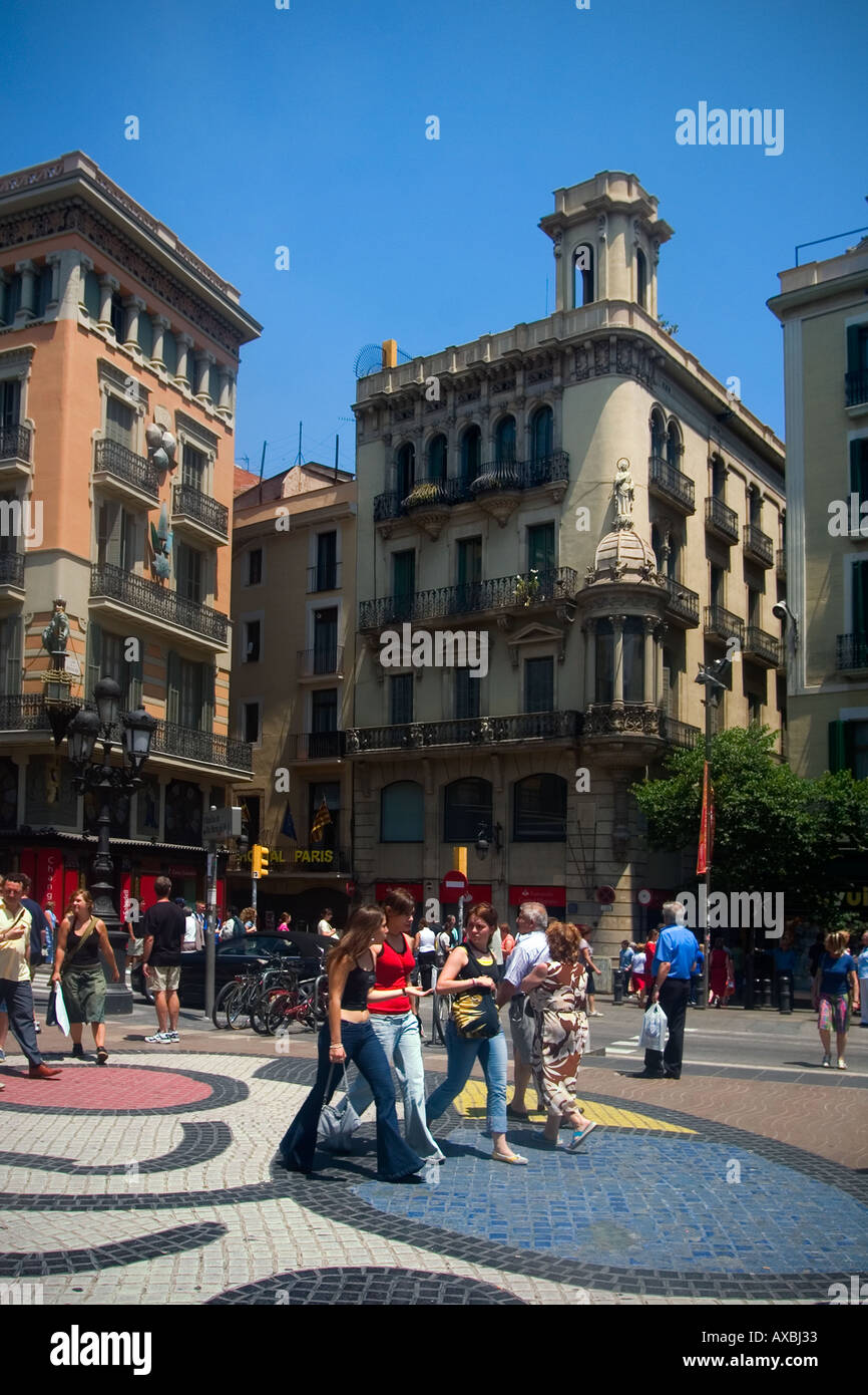 Ramblas de Barcelone les gens de Joan Miro mosaïque Banque D'Images