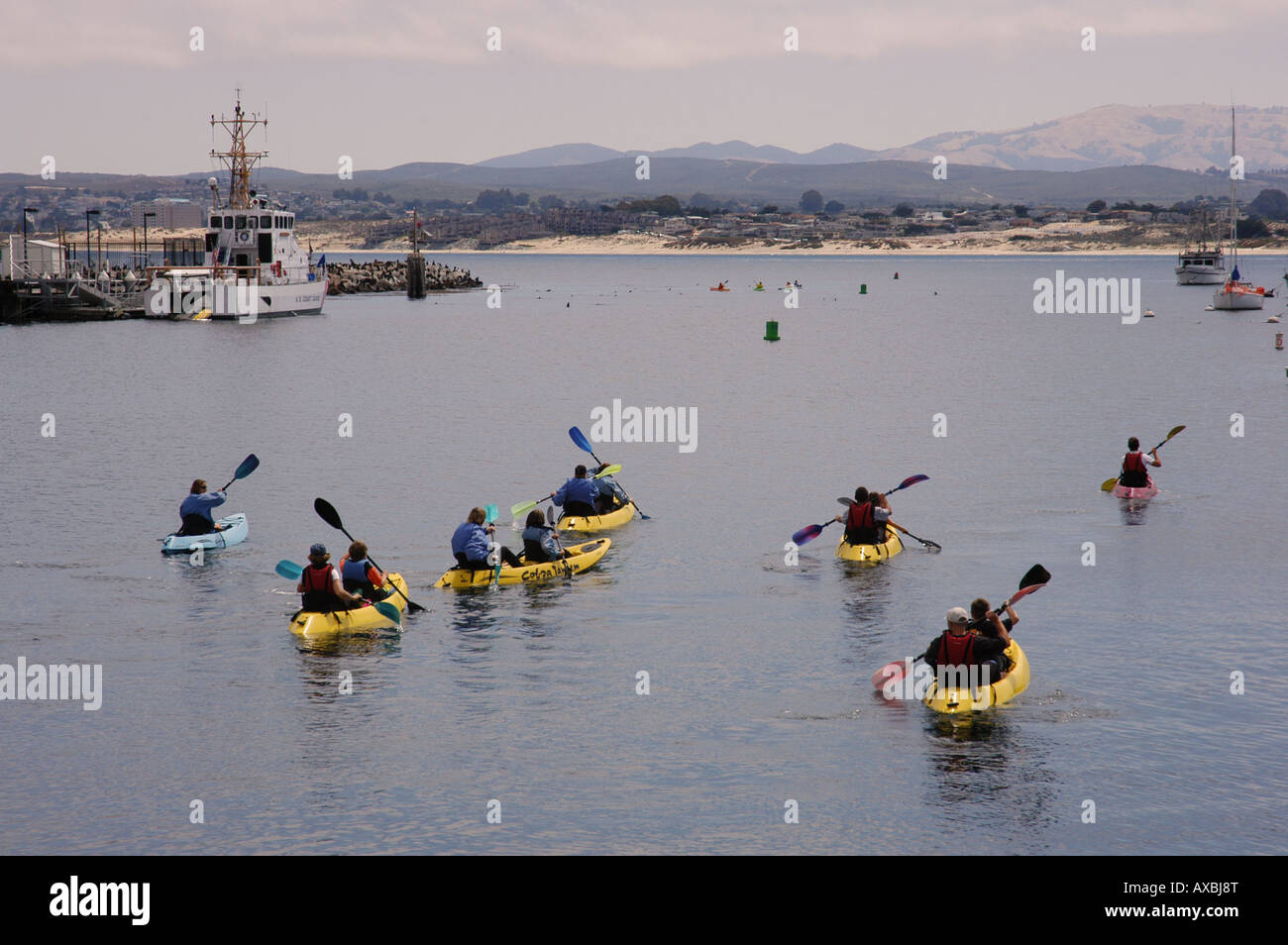 Groupe de personnes sur kayak Monterey California USA Banque D'Images