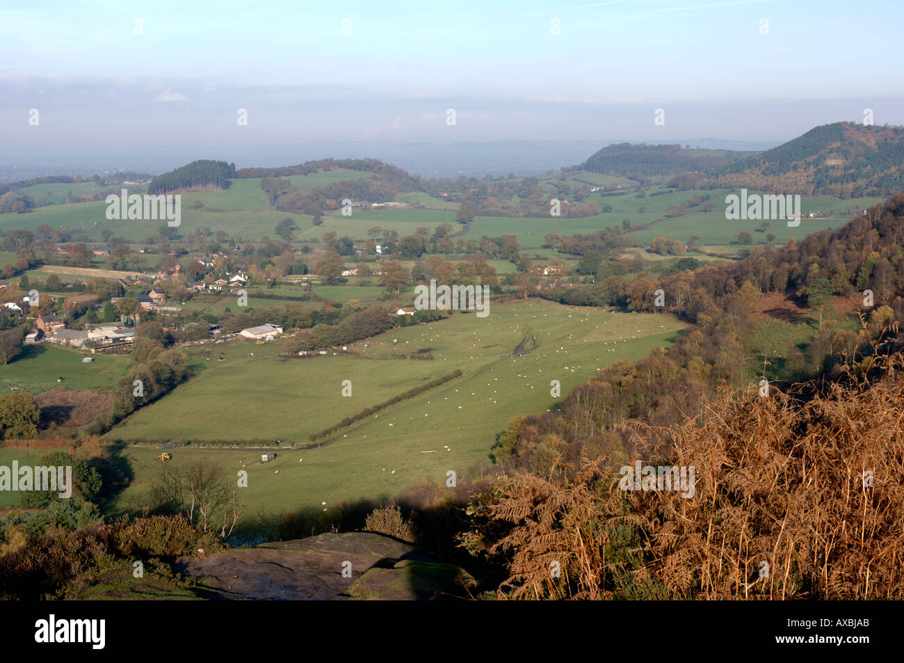 Vue de Bickerton Hill vers Peckforton Colline et campagne du Cheshire England UK Banque D'Images