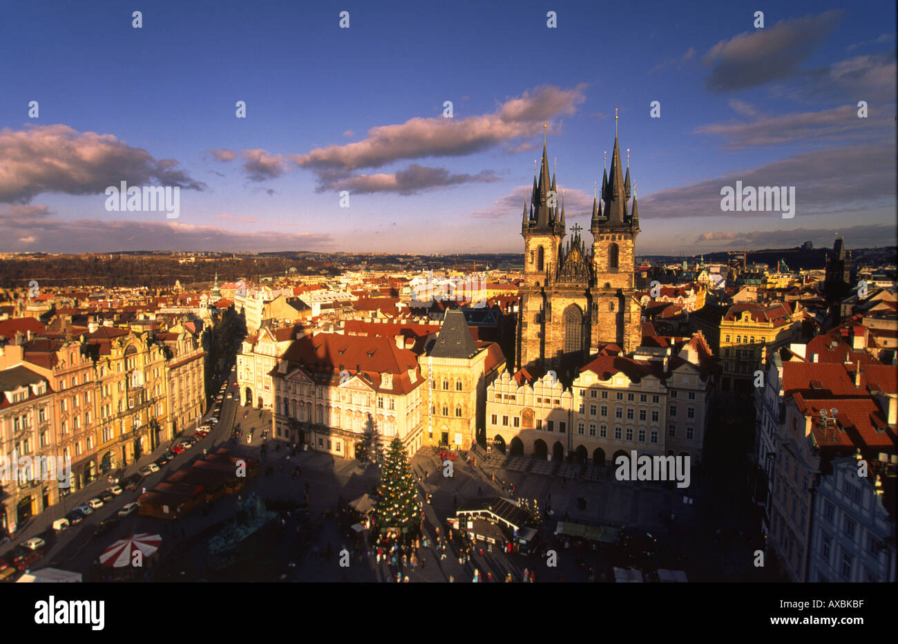 CZE Prague Old Town Square Teyn eglise Marché de Noël Banque D'Images