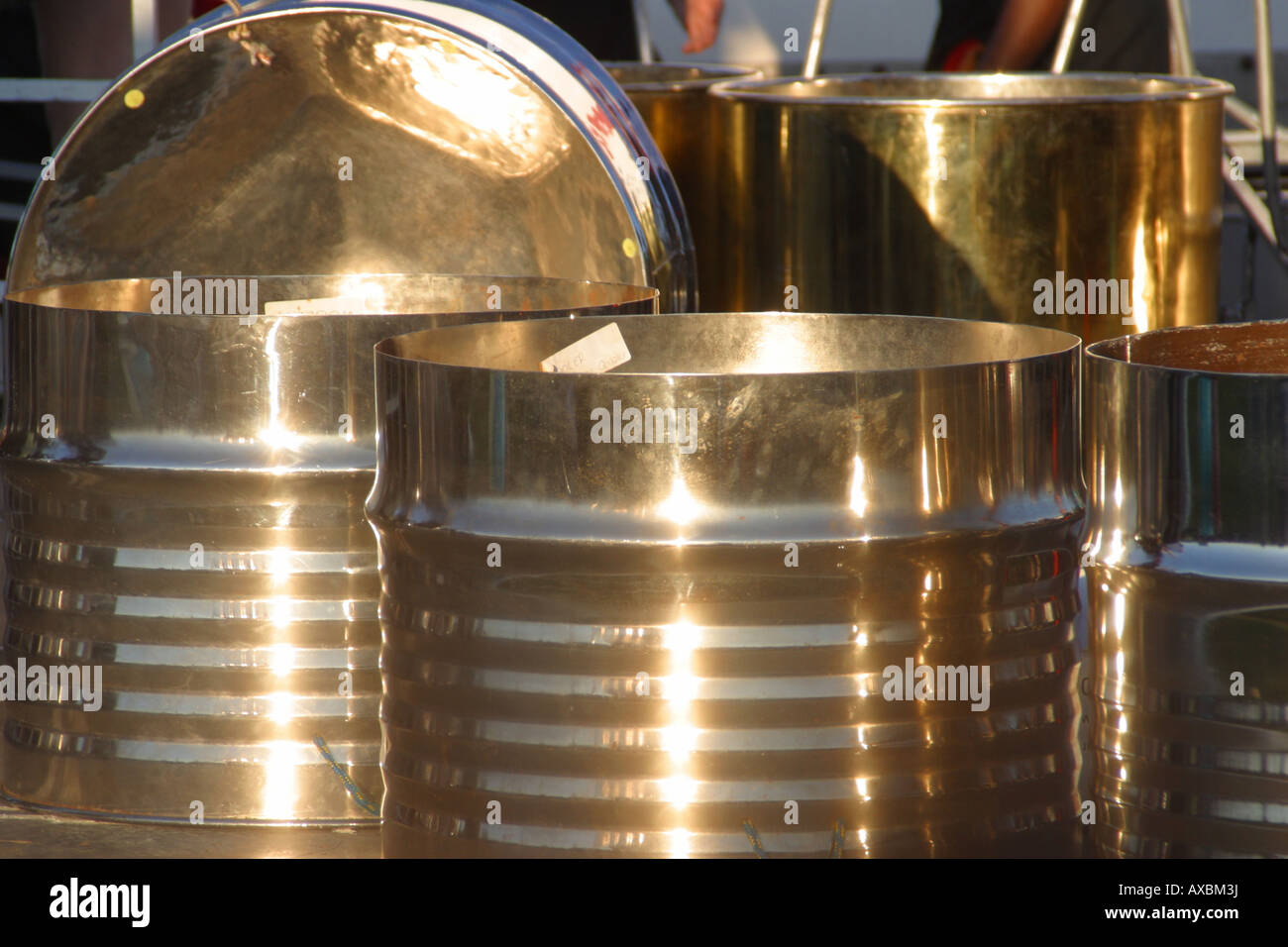 Kit tambour en acier de couleur d'or de la musique calypso carnaval de Notting Hill l'instrument Banque D'Images