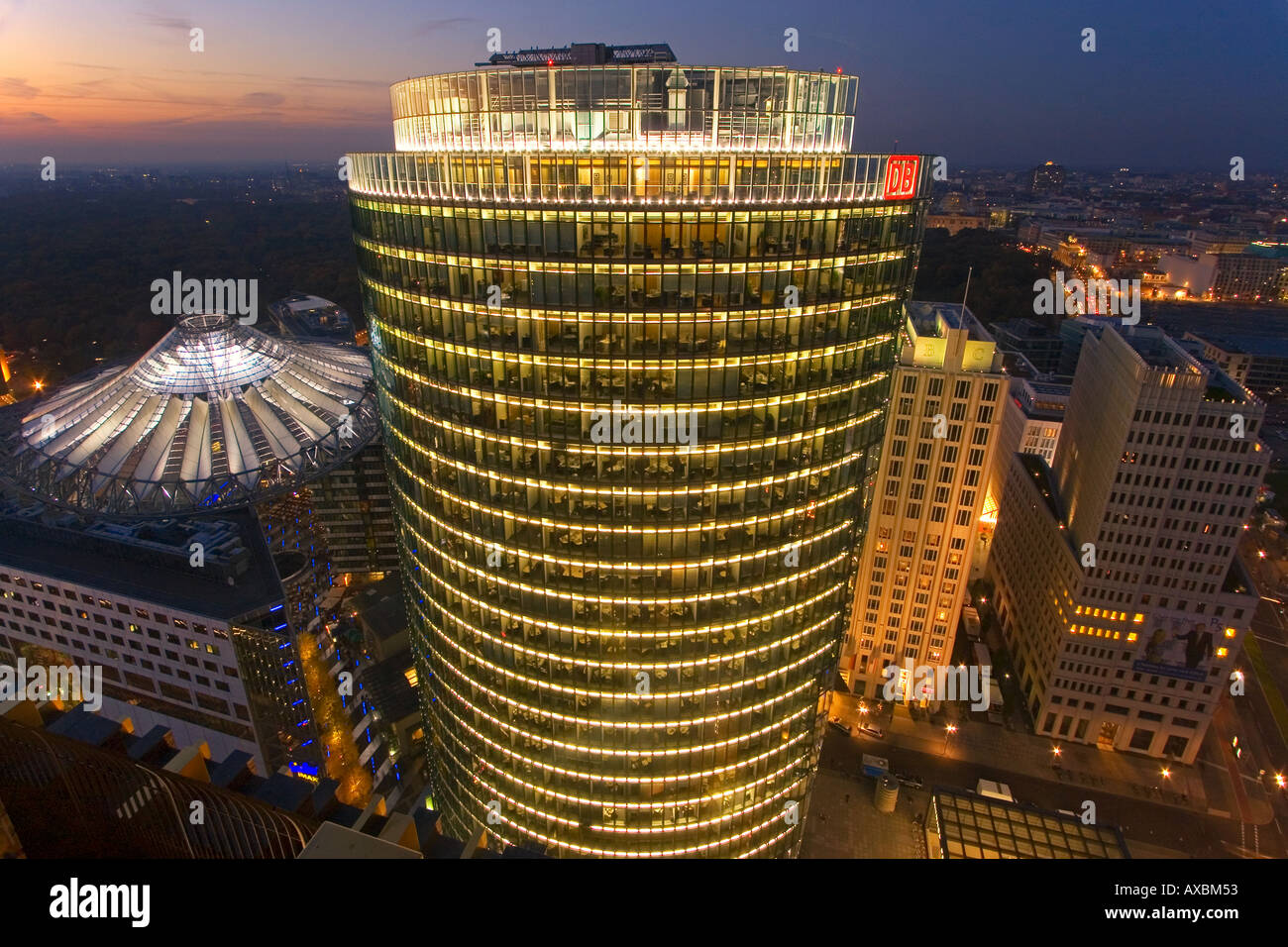 Berlin Potsdamer Platz Sony Center DB tower Beisheim center vue aérienne Banque D'Images