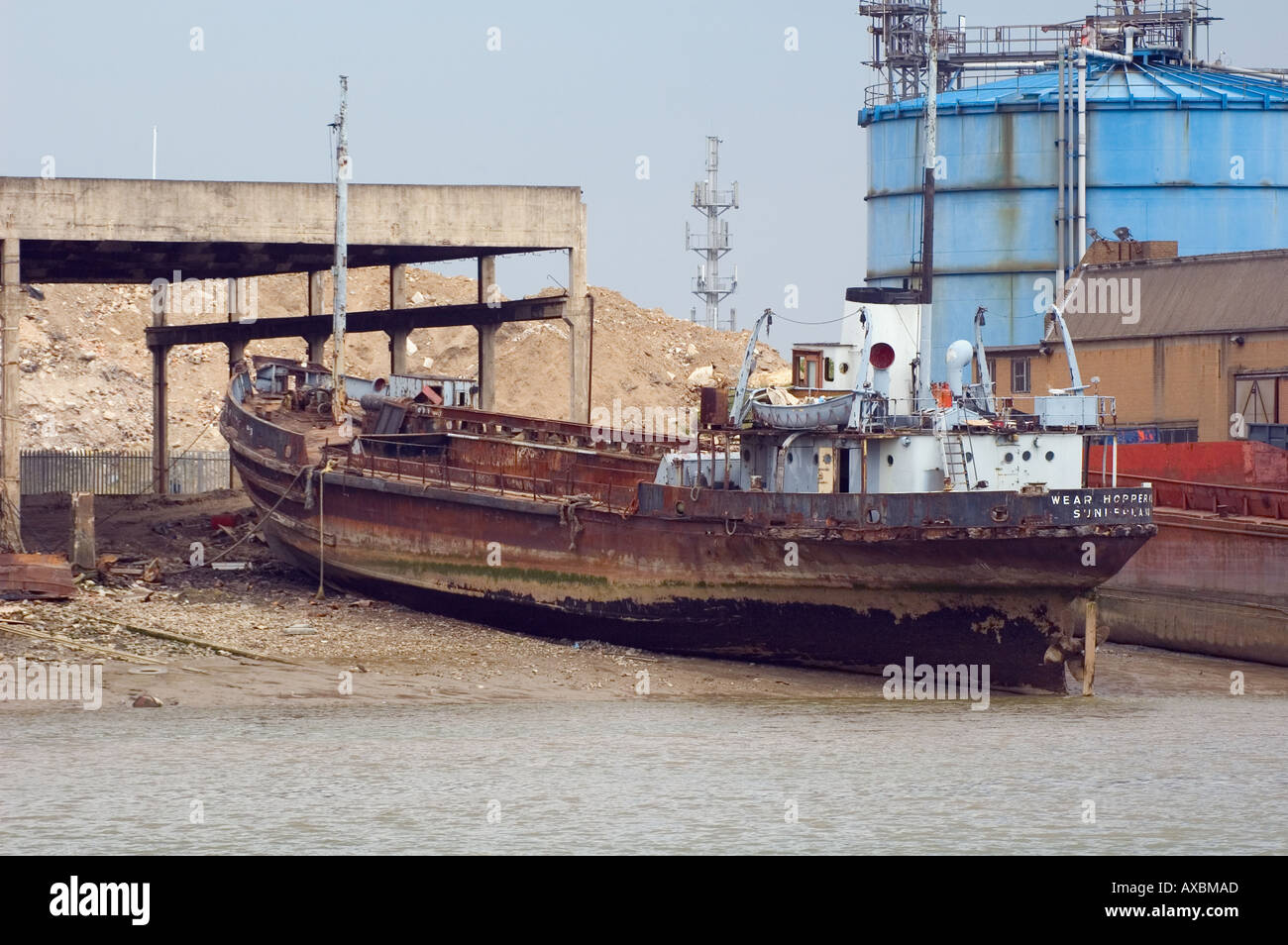 Old cargo ship Banque de photographies et d’images à haute résolution ...
