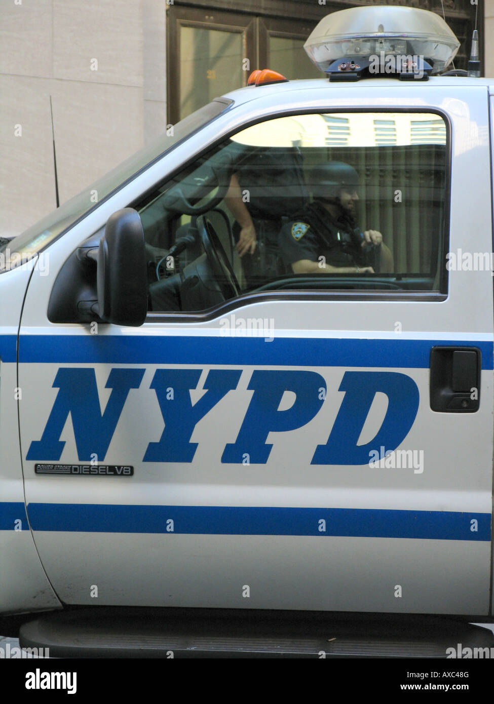 Voiture de police avec l'écriture de NYPD, USA, Manhattan, New York Banque D'Images