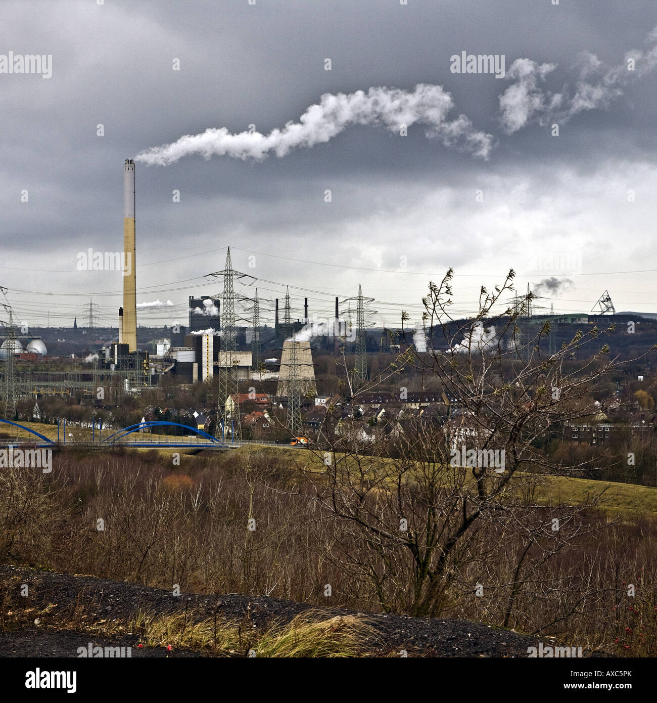 Vue depuis le Schurenbach tas sur le paysage industriel de prospérer, l'Allemagne, en Rhénanie du Nord-Westphalie, Bottrop Banque D'Images