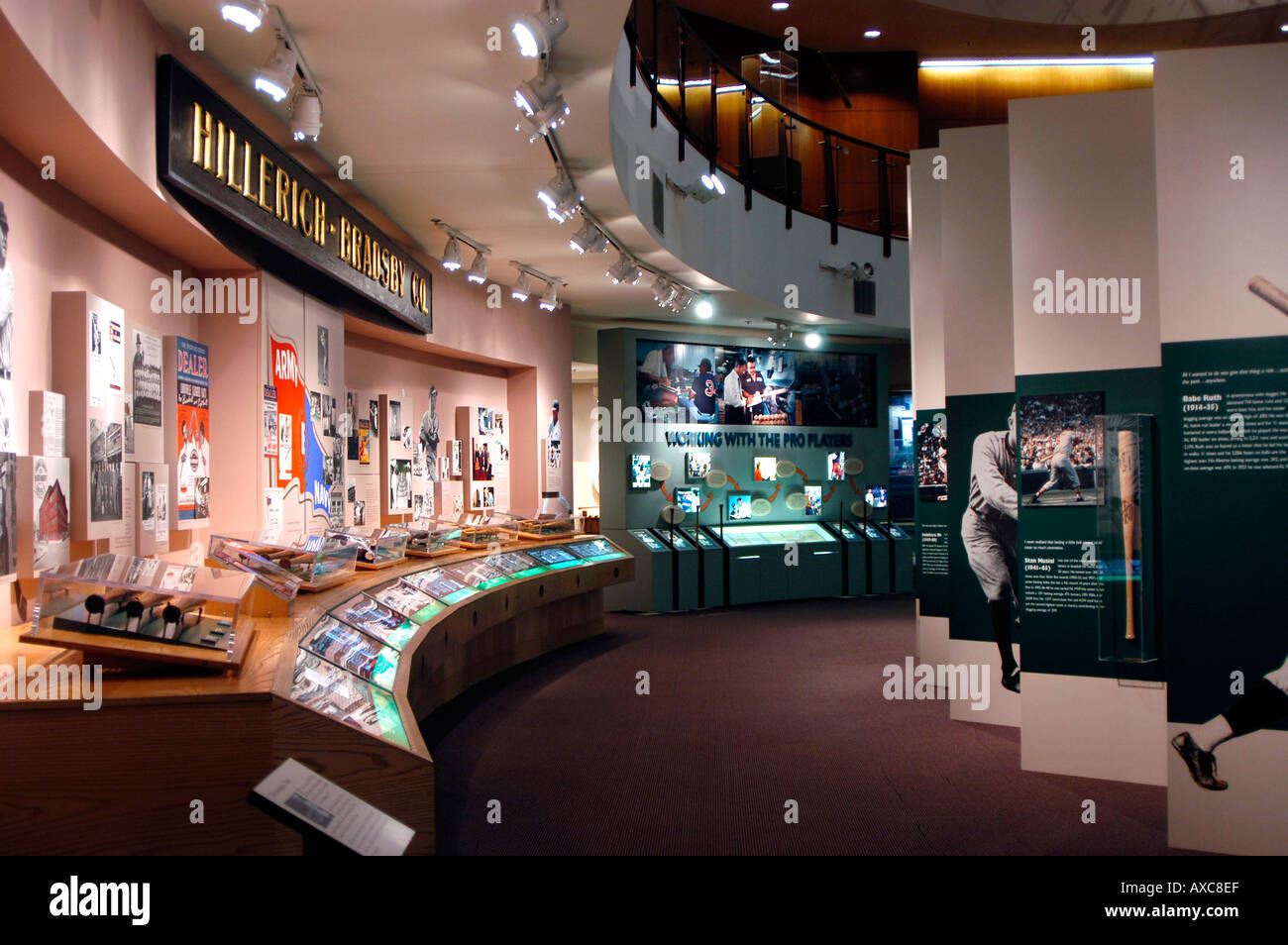 Vue de l'intérieur Hillerich Bradsby Louisville Slugger Museum de Louisville Kentucky Banque D'Images