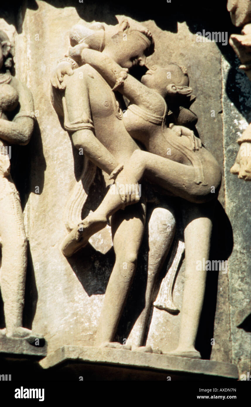 Laksmana amoureux 950 A.D. mur du temple, Khajuraho Madhya Pradesh, Inde Banque D'Images