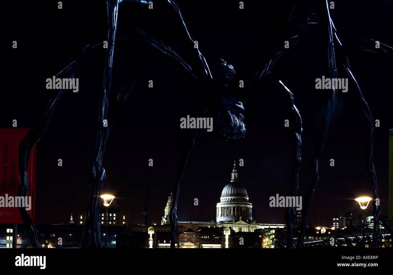 L'araignée de Louise Bourgeois. sur la rive sud de Londres Banque D'Images