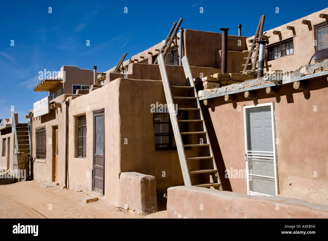 Ciel Acoma Pueblo, New Mexico City Banque D'Images