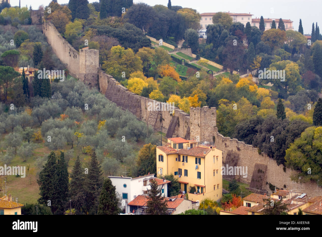 Florence. Partie de l'ancien mur de la ville près de Porta San Miniato Banque D'Images