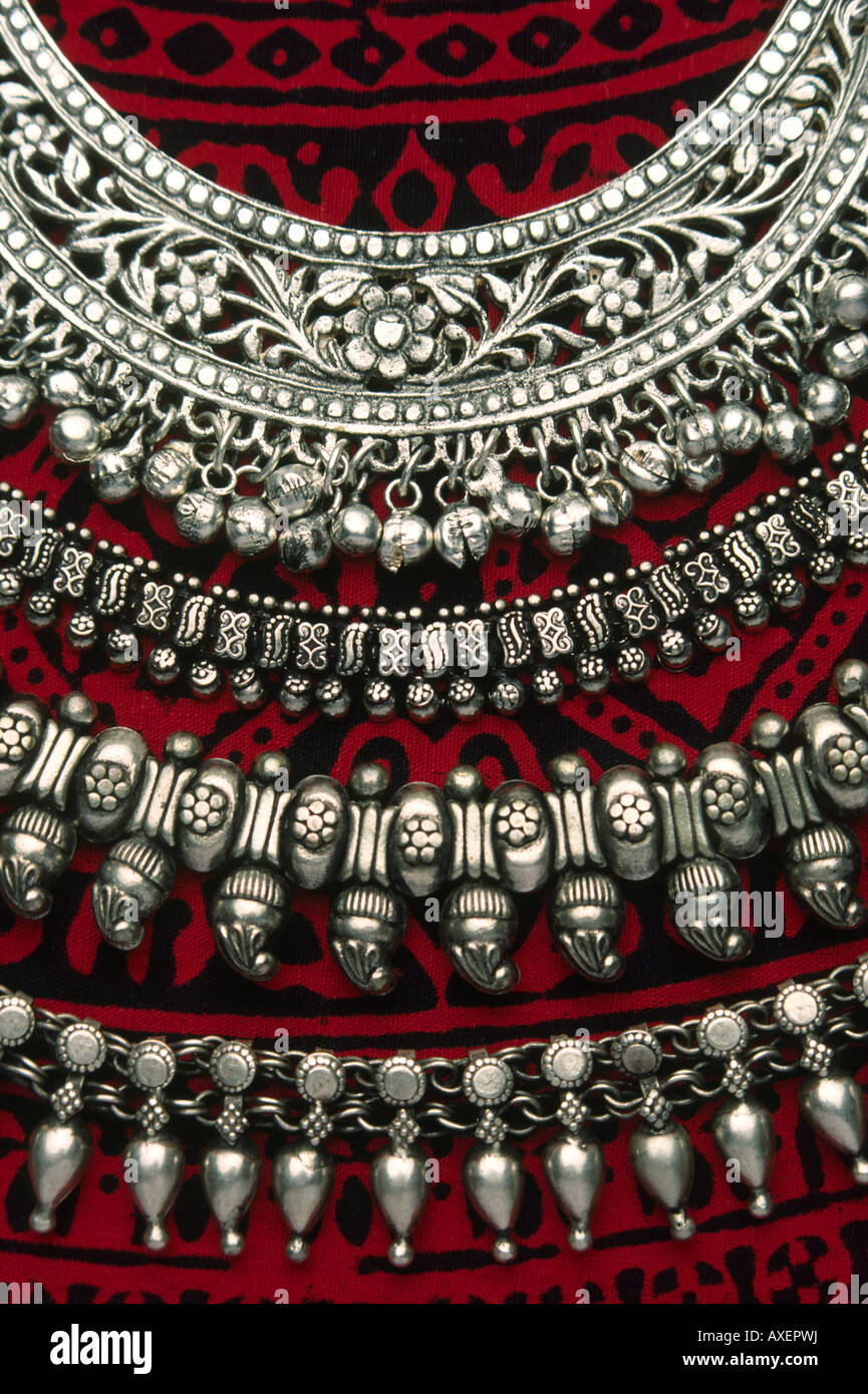 Inde Rajasthan crafts sélection de bijoux de colliers en argent du  Rajasthan Photo Stock - Alamy