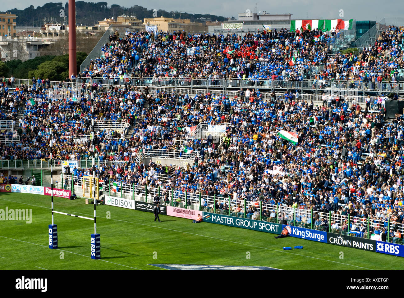Foule de spectateurs au Six Nations 2008 Rugby clash entre l'Ecosse et l'Italie au Stadio Flaminio à Rome. Banque D'Images