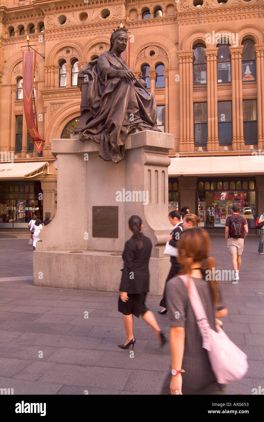 Monument à la reine Victoria à l'extérieur du Queen Victoria Building dans Sudney Banque D'Images