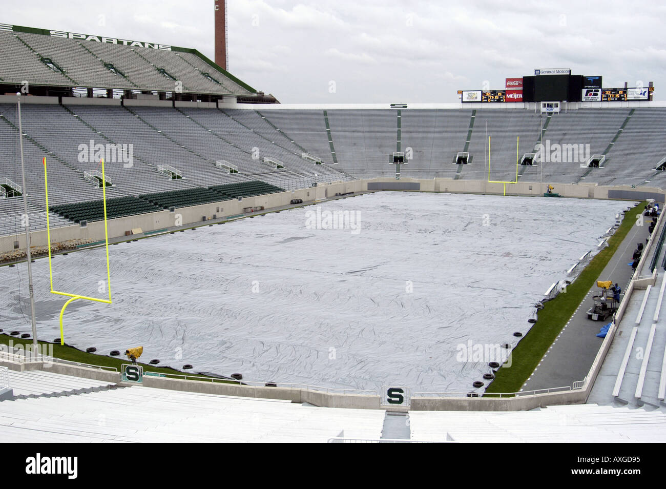 Michigan State University vide ou terrain de football stadium Banque D'Images Michigan State University vide ou terrain de football stadium Banque D'Images