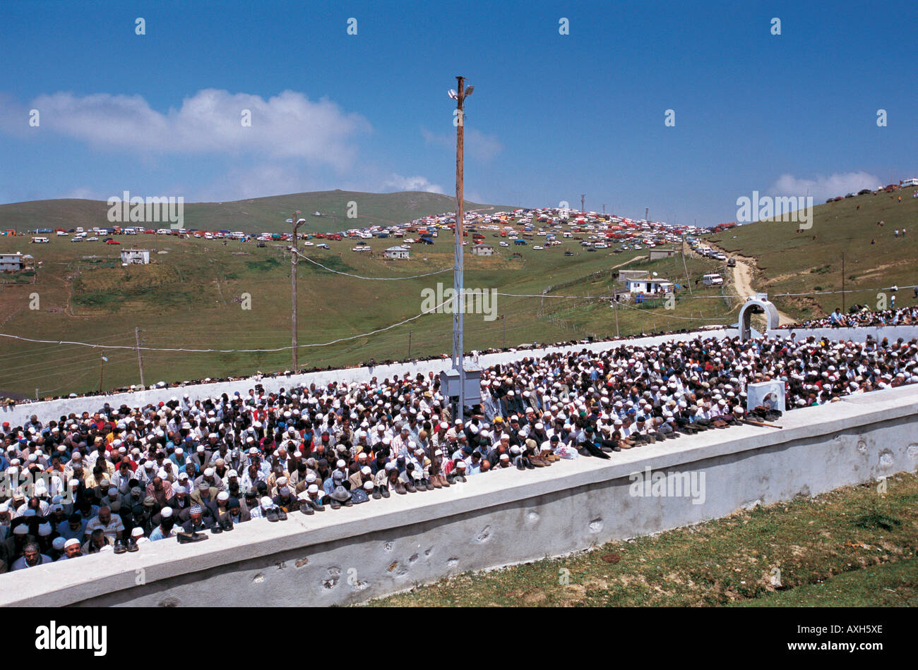 Vendredi prient dans la mosquée en plein air de la Turquie Trabzon Montagnes Zigana Banque D'Images