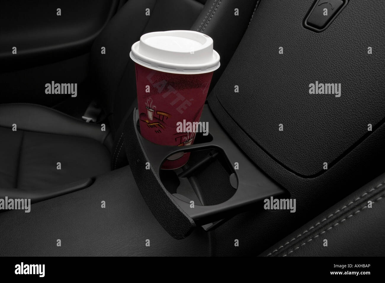 2008 Pontiac Solstice GXP en rouge - Support de tasse avec Prop Banque D'Images