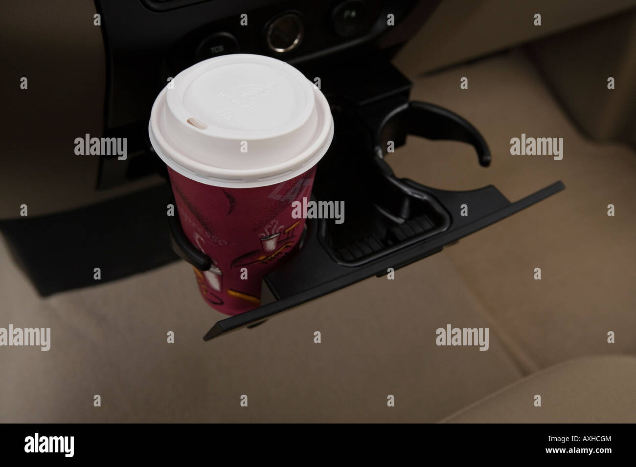 2008 Ford F-150 XLT en rouge - Support de tasse avec Prop Banque D'Images