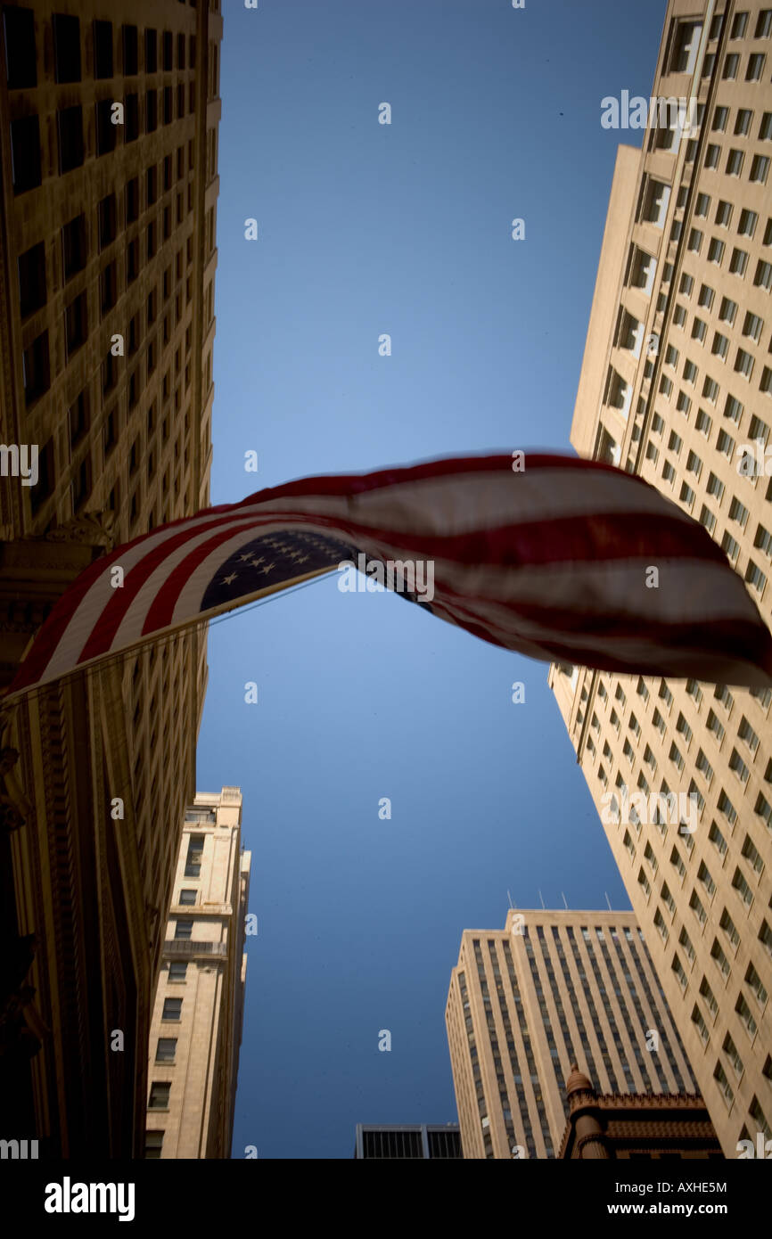 Drapeau américain under blue sky Banque D'Images