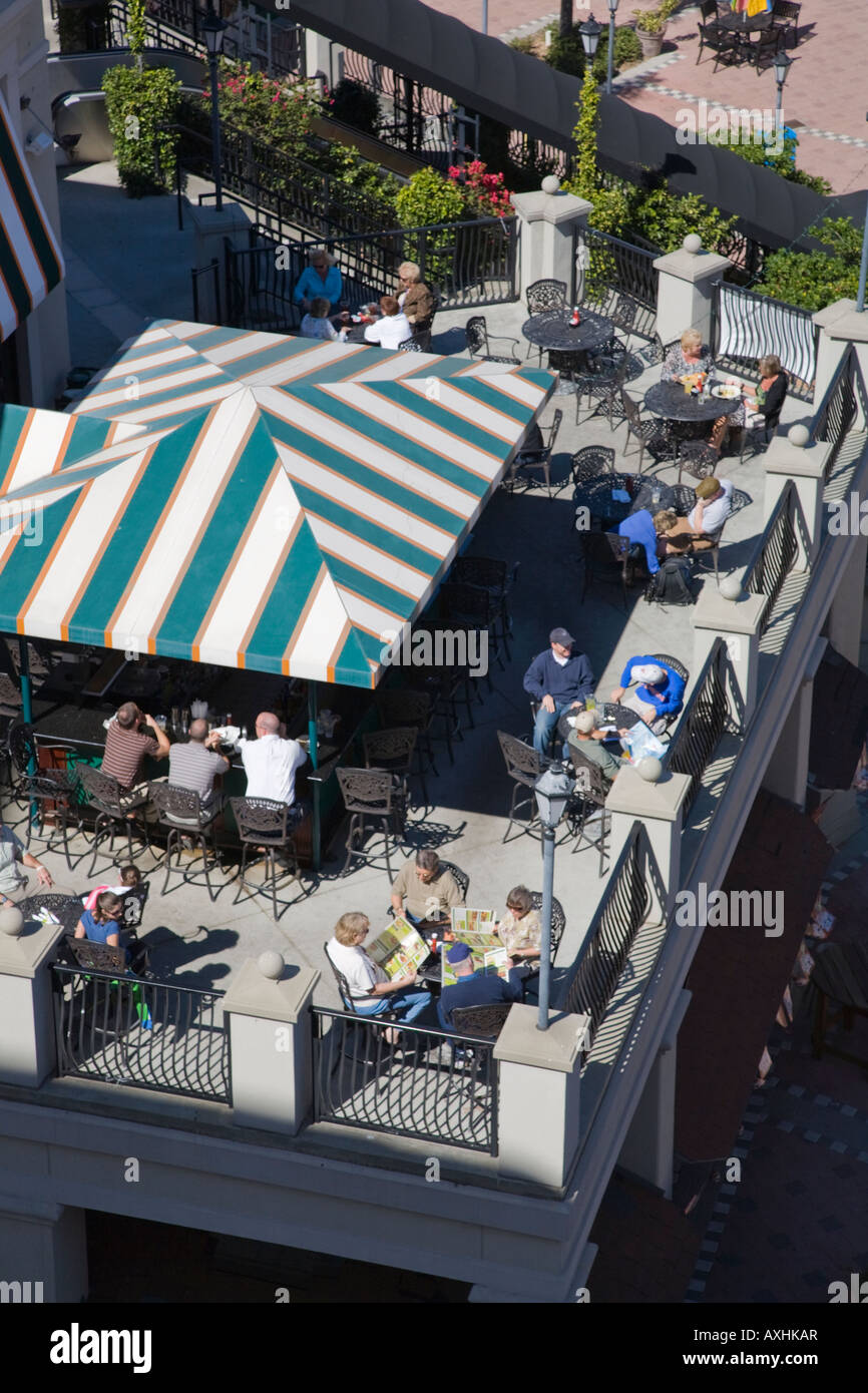 Restaurant en plein air dans la région de Channelside Bay complexe de divertissement et de restauration au bord de l'eau à Tampa en Floride Banque D'Images