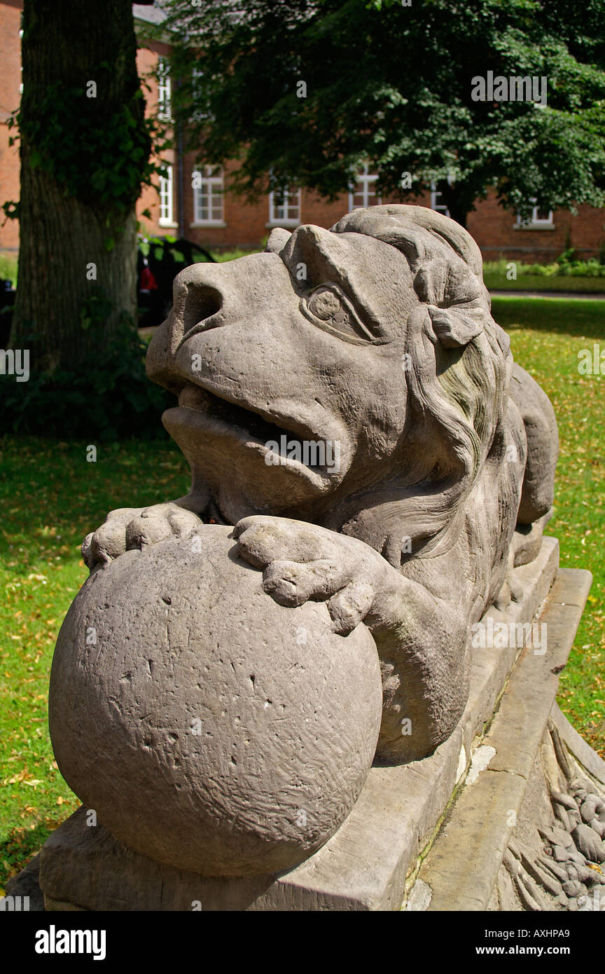 Travail d'art sculpture lion Loewenstatue Banque D'Images