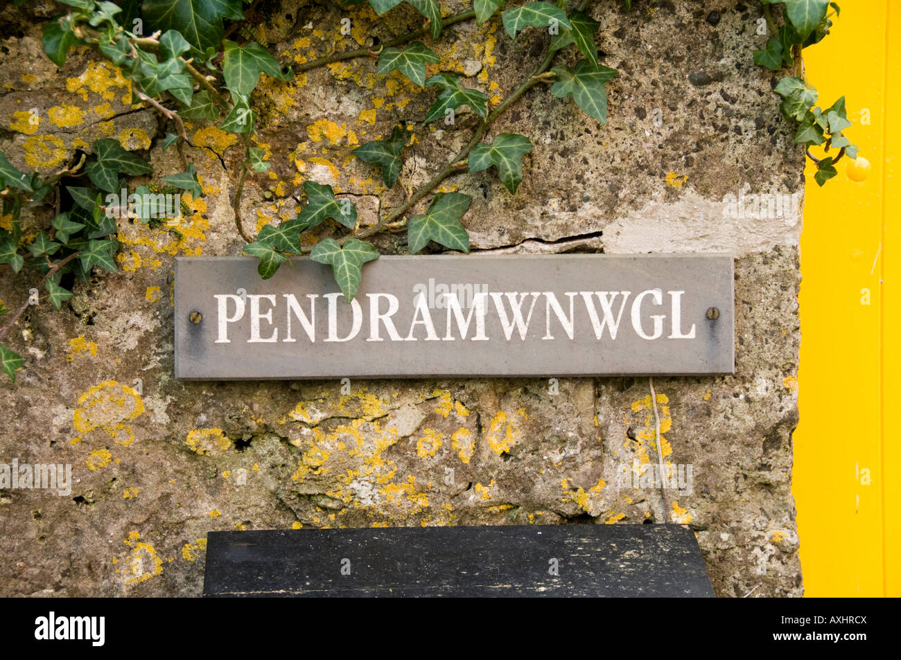 Pendramwnwgl [head over heels] welsh house Tenby, Pembrokeshire Wales UK nom - difficile à prononcer Banque D'Images