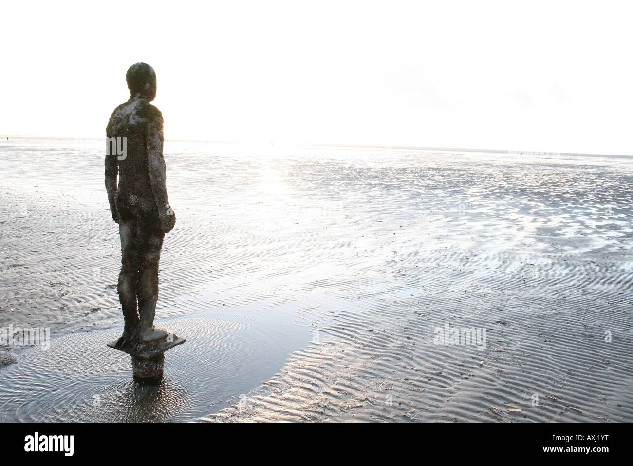 Antony Gormley a un autre lieu à Crosby Beach plage [Banque mondiale, Crosby, Liverpool, Merseyside, Angleterre, Grande-Bretagne, Royaume-Uni, Europe] . Banque D'Images