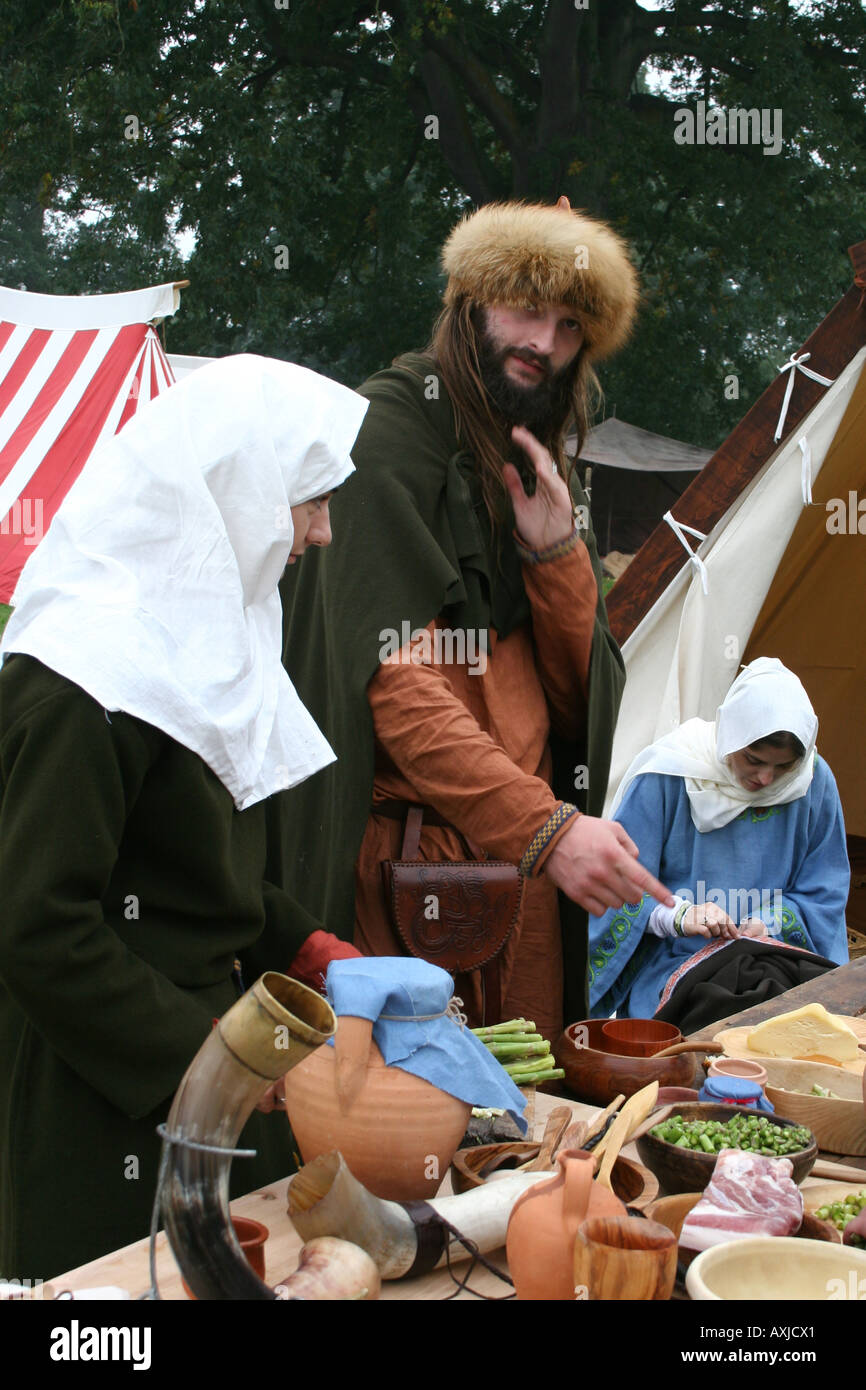 Au campement Saxon de la promulgation de la bataille de Hastings, 1066. Banque D'Images