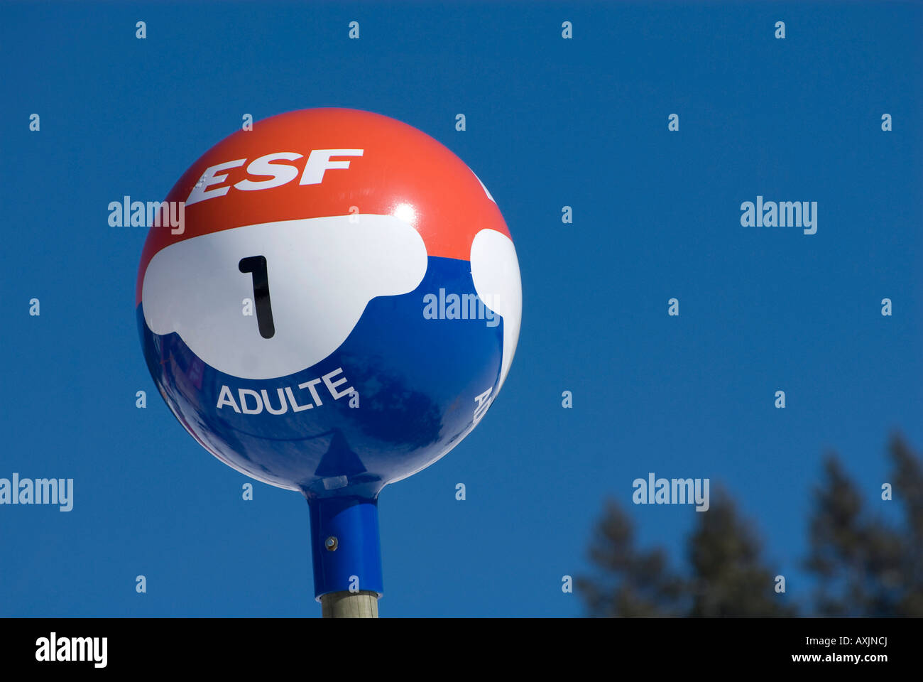 L'école de ski ESF signe, Chatel, alpes, France Banque D'Images