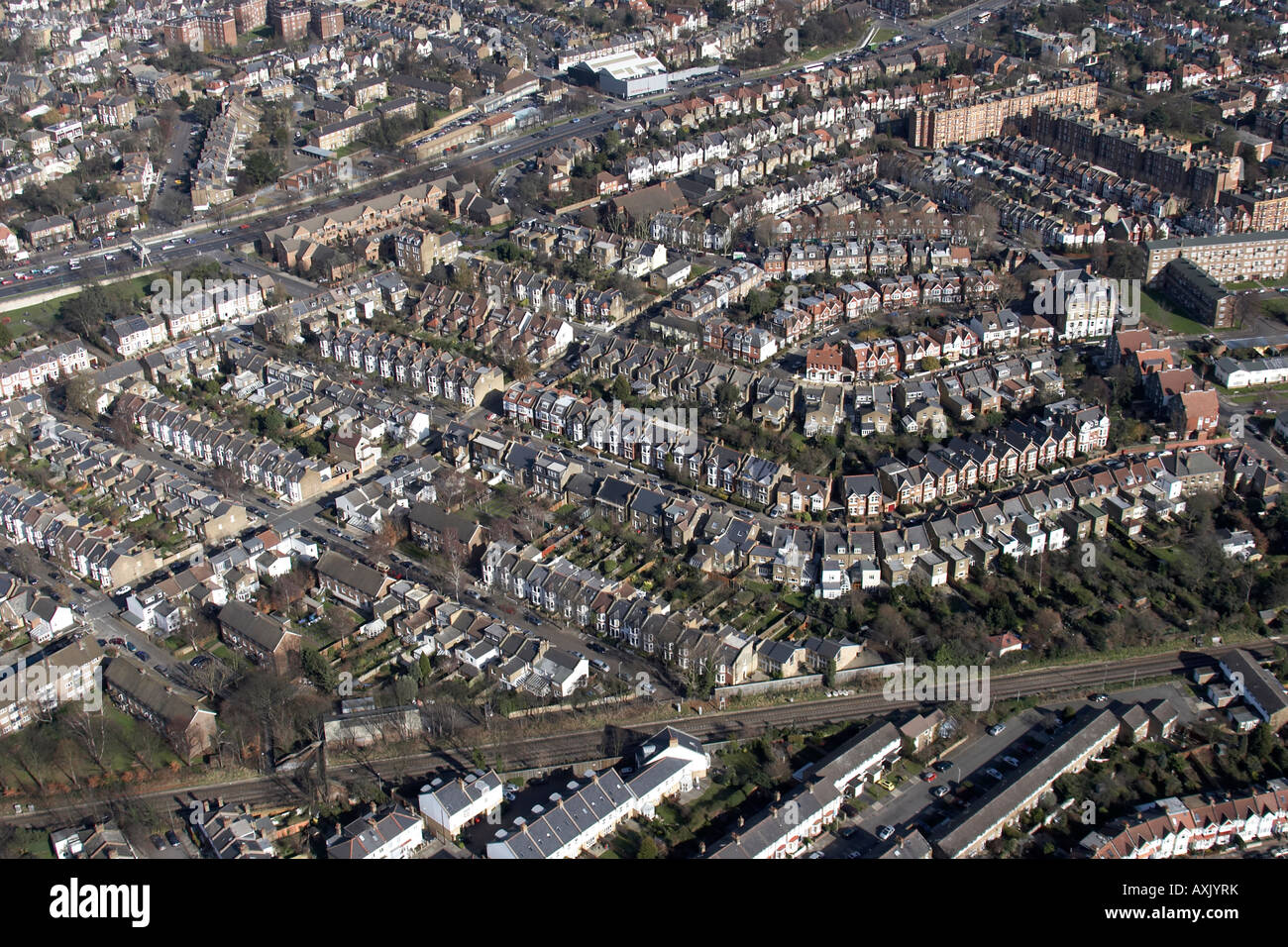 Vue aérienne oblique de haut niveau au nord-est d'une banlieue à côté de l'habitation A4 Route des Cèdres Chiswick London W4 England UK Février 2006 Banque D'Images