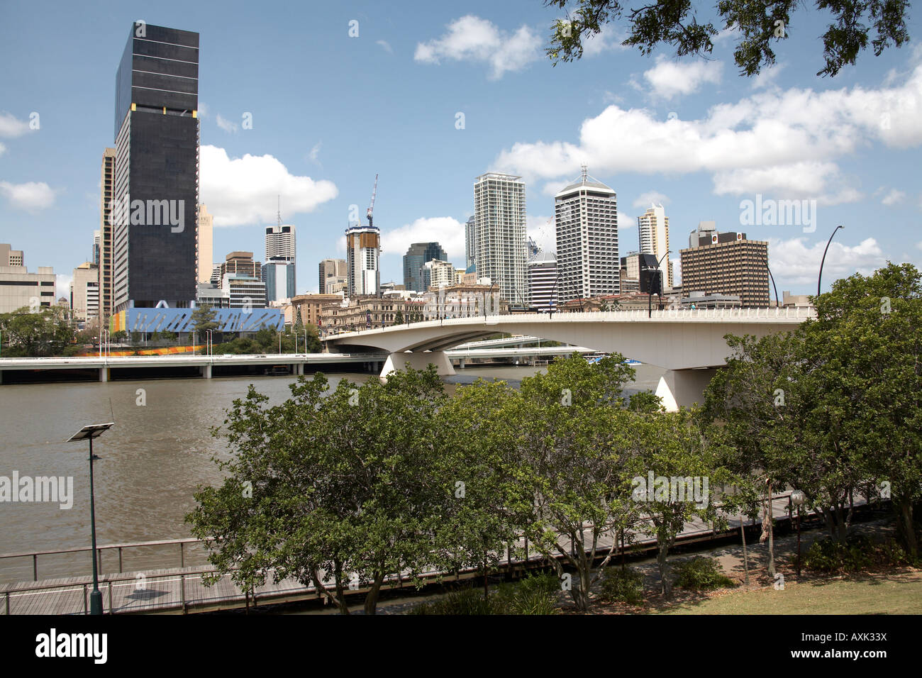 Quartier Central des affaires avec des arbres au-delà de l'été dans le Queensland Brisbane QLD Australie Banque D'Images