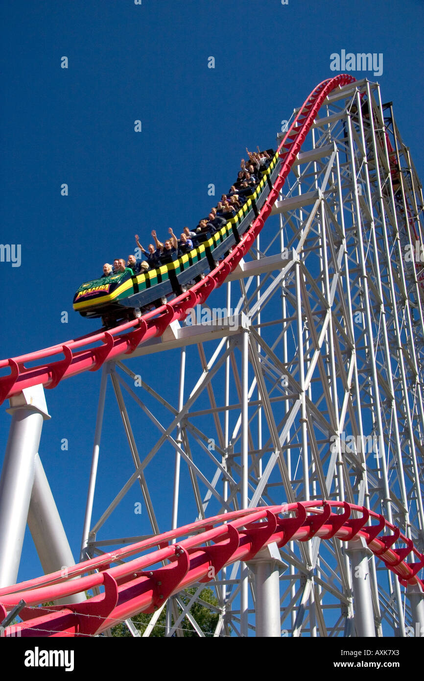 Le Mamba roller coaster à Worlds of fun de Kansas City Missouri Banque D'Images
