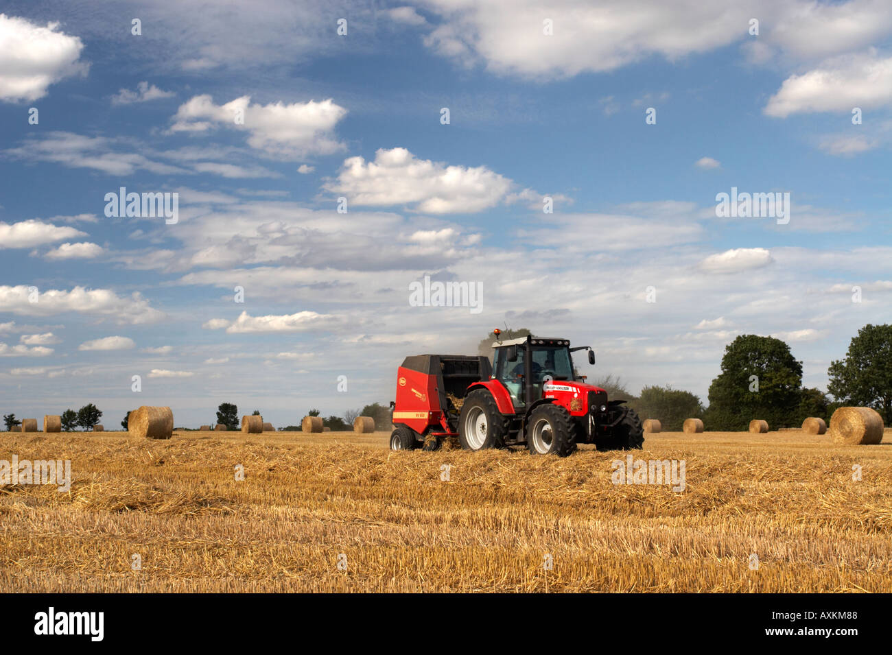 Le tracteur et la presse Banque D'Images