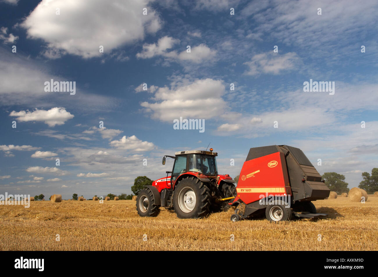 Le tracteur et la presse Banque D'Images