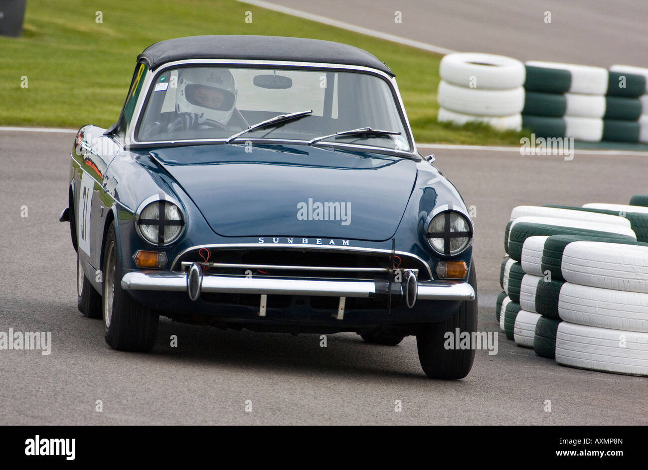 1965 Sunbeam Tiger Mk1 pendant l'GRRC Sprint du Printemps à Goodwood, Sussex, UK. Banque D'Images
