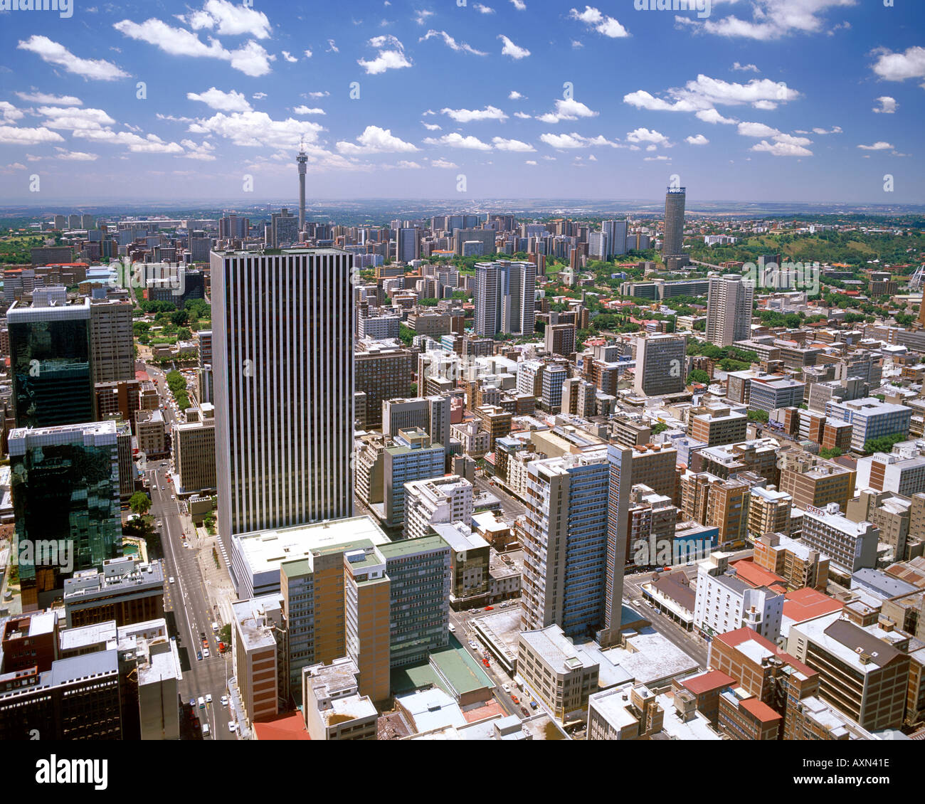 Une vue sur le CBD de Johannesburg et la banlieue nord vu depuis le dernier étage du Carlton Centre. Banque D'Images