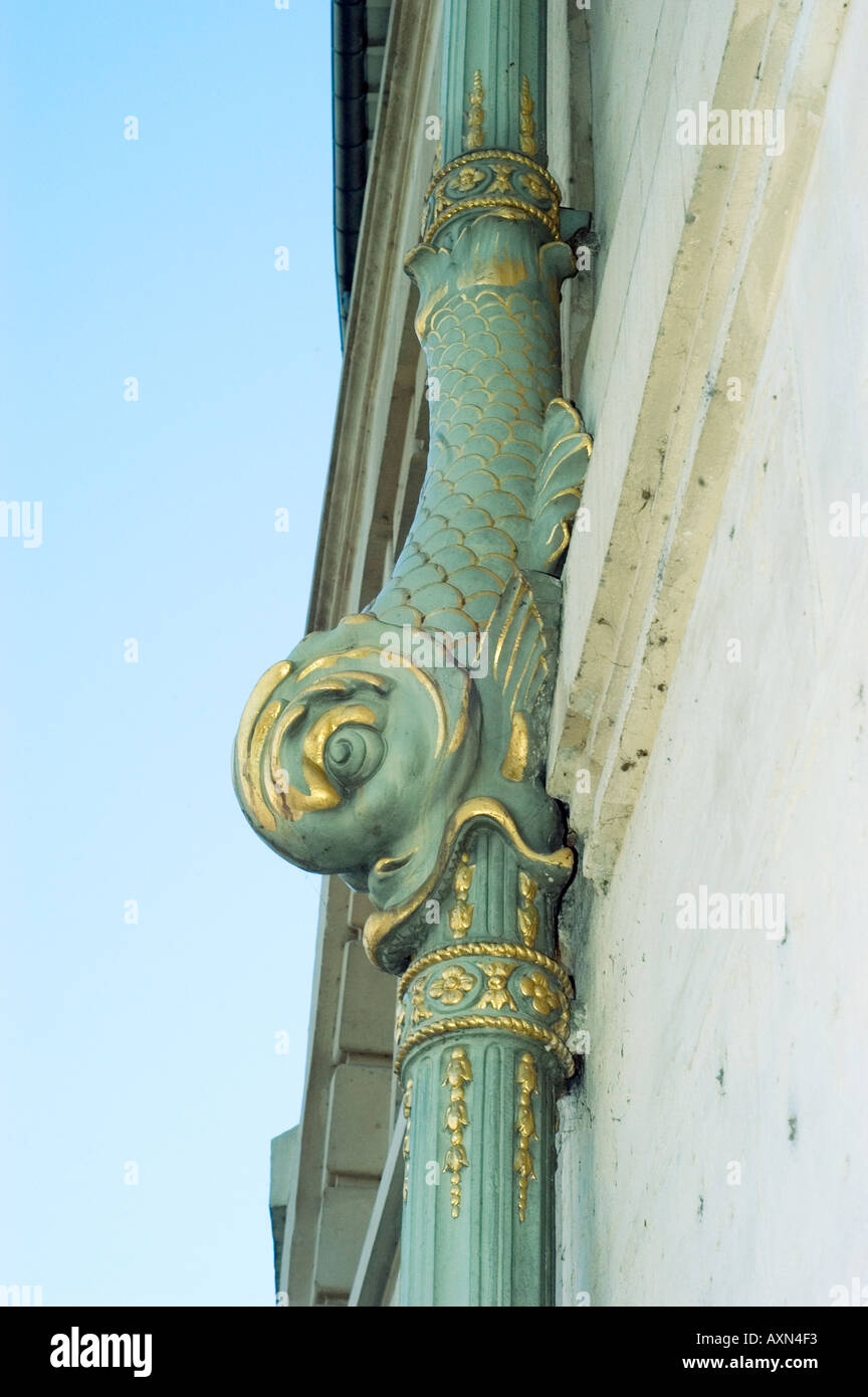 Paris France, 'Détail architectural Serpent de mer des gouttières à 'l'hôtel de Lauzun' '18e siècle' Voyage Architecture "drainage pipe' Banque D'Images