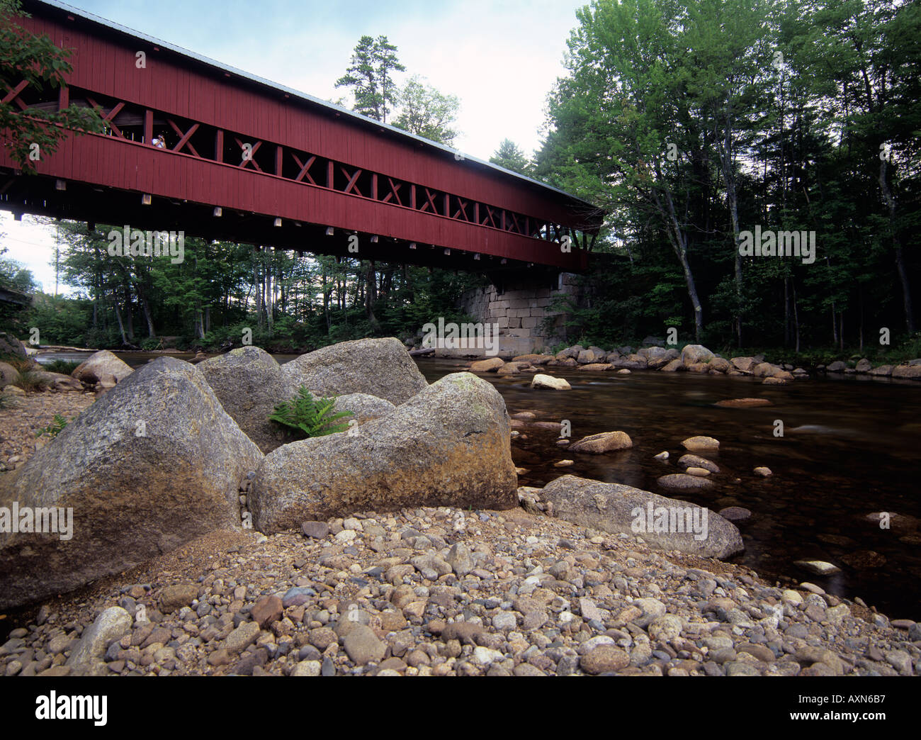 Swift River Pont couvert situé à Conway New Hampshire USA Banque D'Images