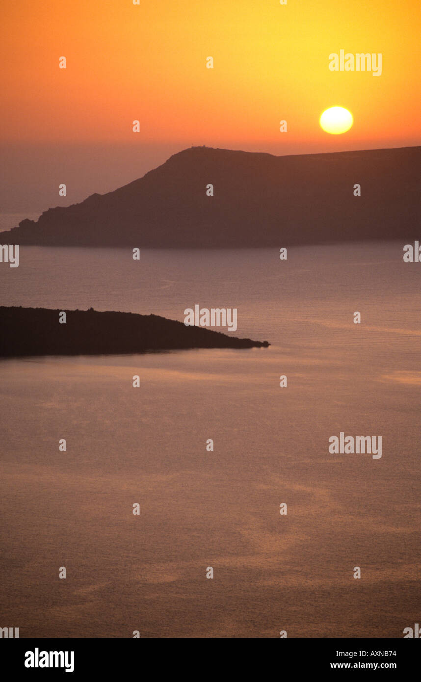 Au coucher du soleil de Santorin Santorin ville de Thira les Cyclades Grèce îles Grecques Banque D'Images