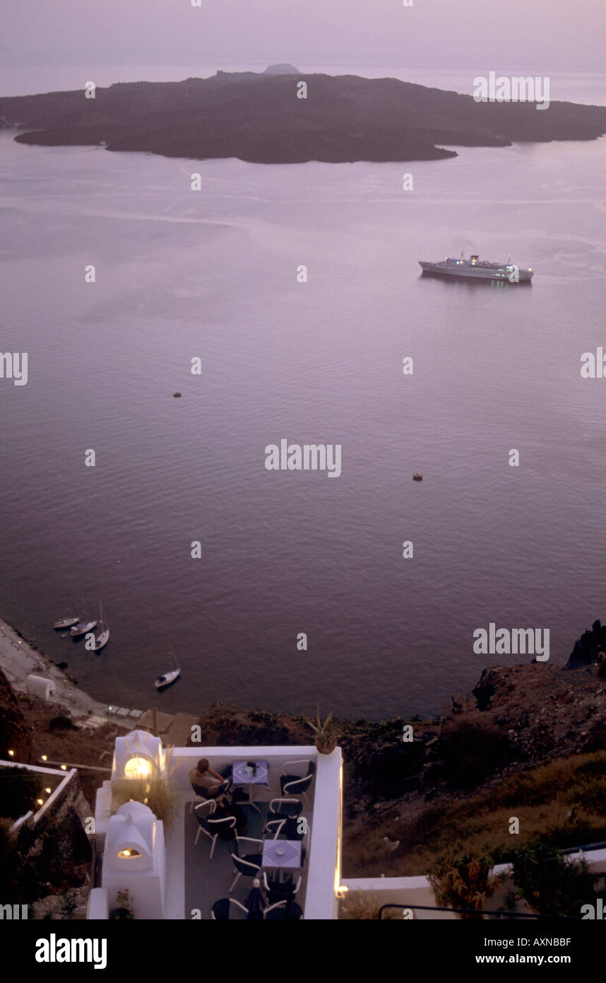 Falaise de Santorin vacances sur la baie Banque D'Images