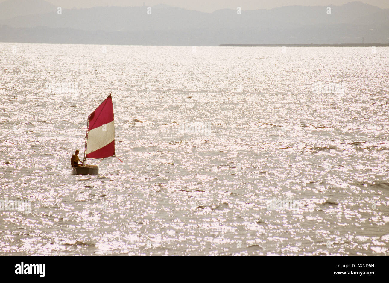 Optimist sur la mer Nice France Banque D'Images