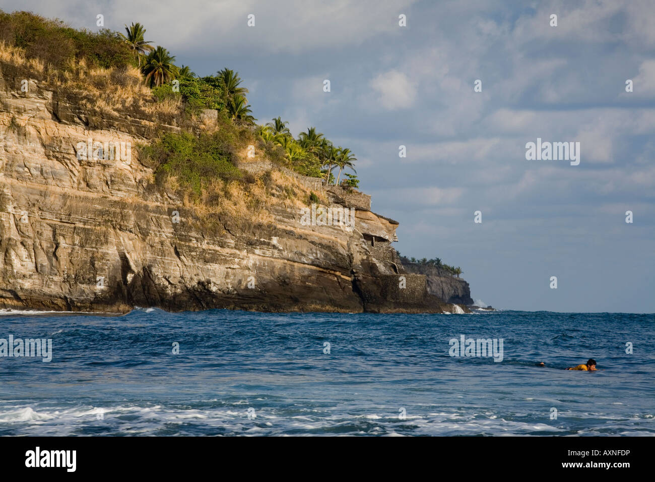 Le Surf à Playa El Zonte El Salvador Banque D'Images