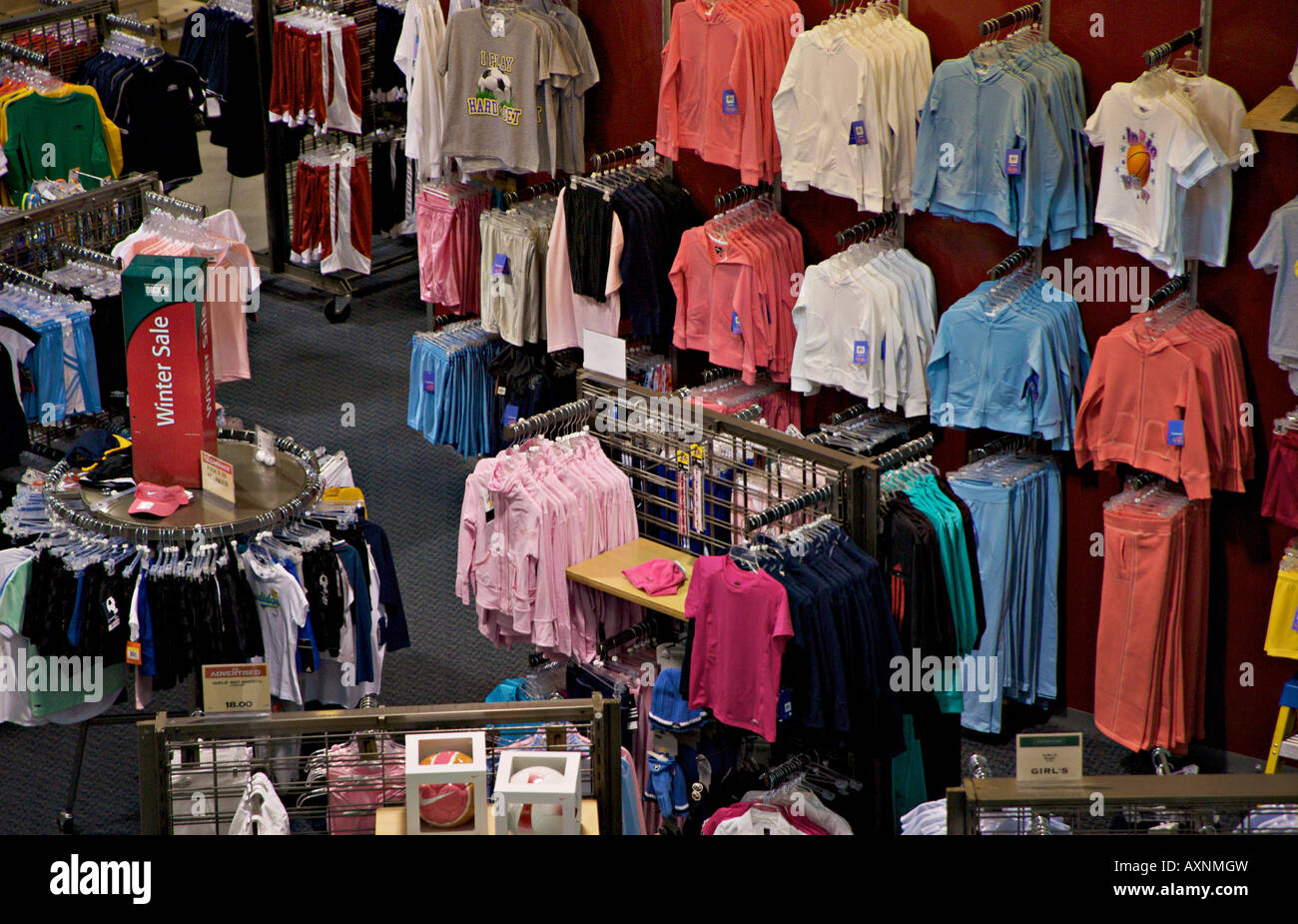 Magasin de sport de la vente au détail dans un centre commercial Banque D'Images
