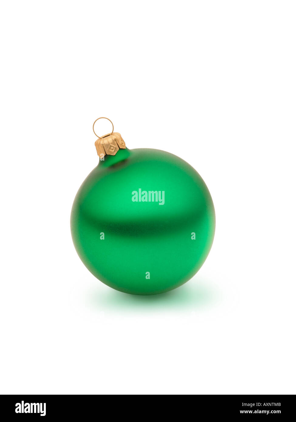 Ornement de Noël boule de verre vert sur blanc Banque D'Images