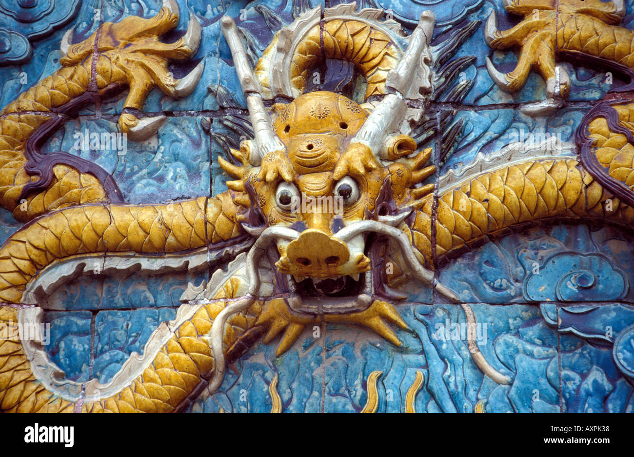 Beijing un serpent sculpture à l'imperial palace Banque D'Images