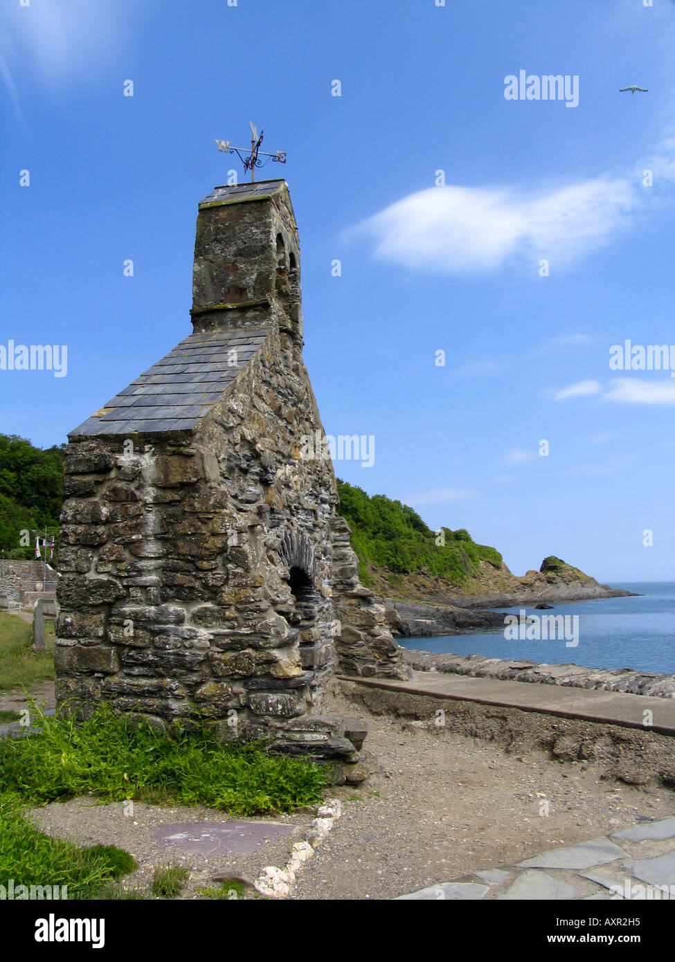 Cwm yr Eglwys église Beach West Wales Pembrokeshire Fishguard Banque D'Images