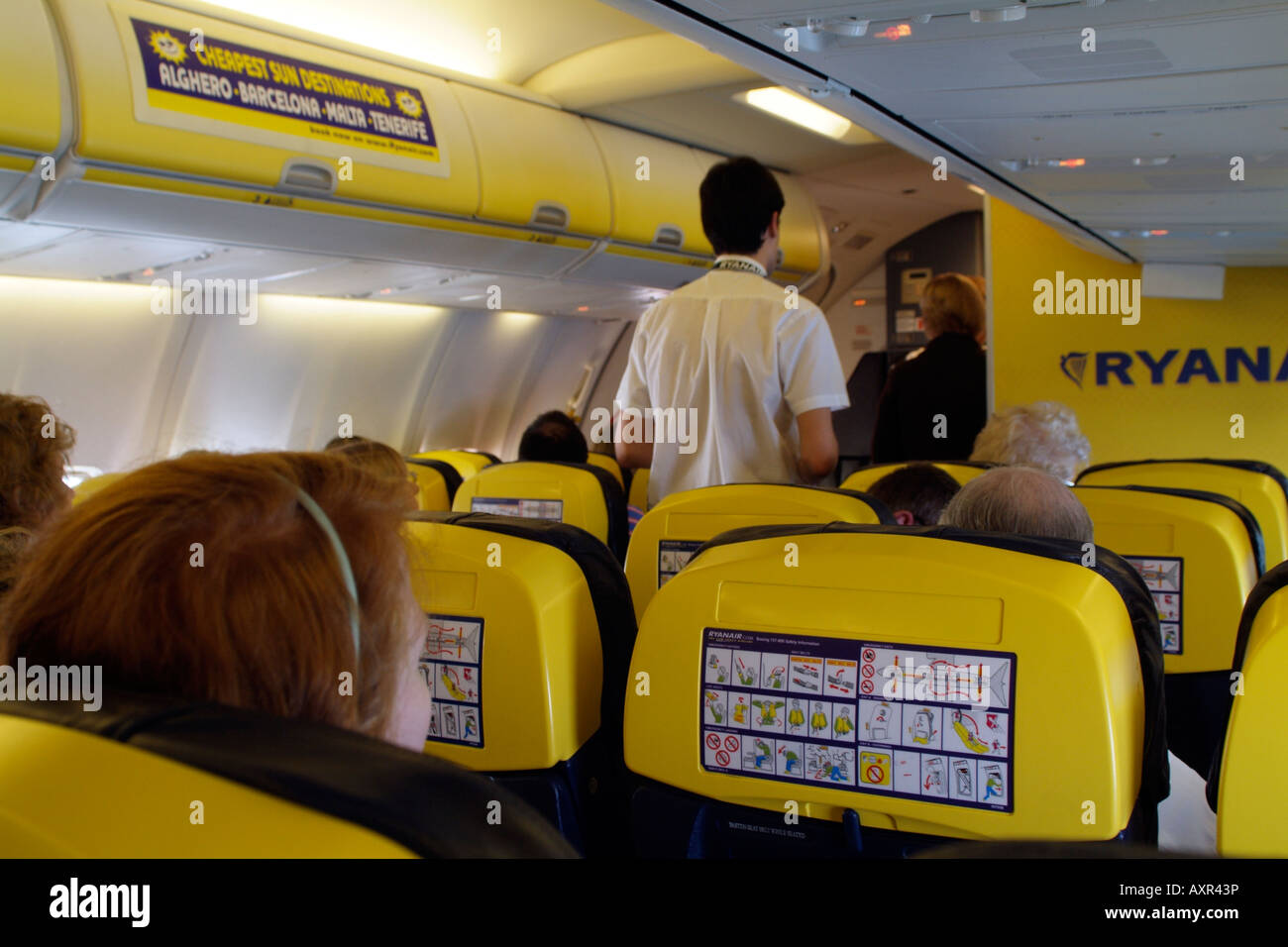 Ryanair Boeing 737 Instructions de sécurité passager sur panneau monobloc Banque D'Images